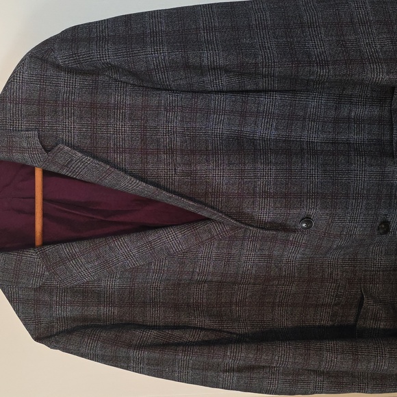 Colors Of Benetton Sportcoat 42R Gray Maroon Check Perfect Like New Condition